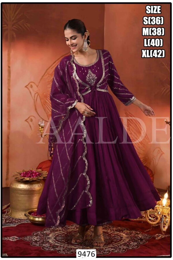 Stunning Three-Piece Set - Image 4