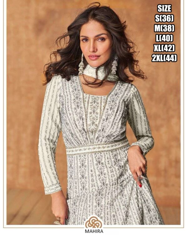 Mahira 2 Piece Suit - Image 4